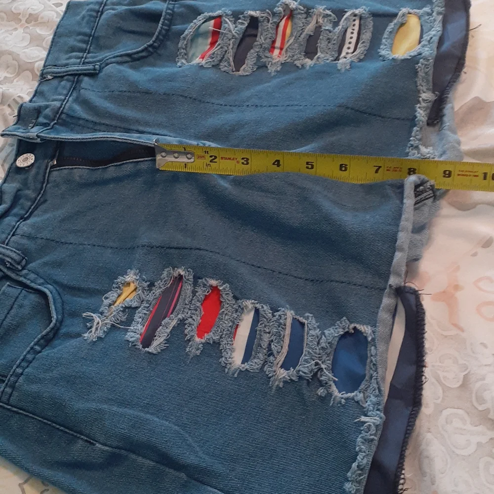 Miss Look colorful distressed jean shorts size large - Picture 7 of 7